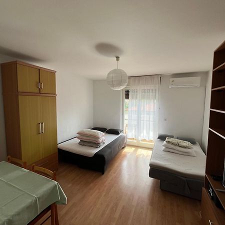 Apartman Niko Pula Exteriör bild